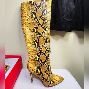 Catherine Malandrino Rosah Stiletto Snakeskin Boots Size 6.5 Yellow